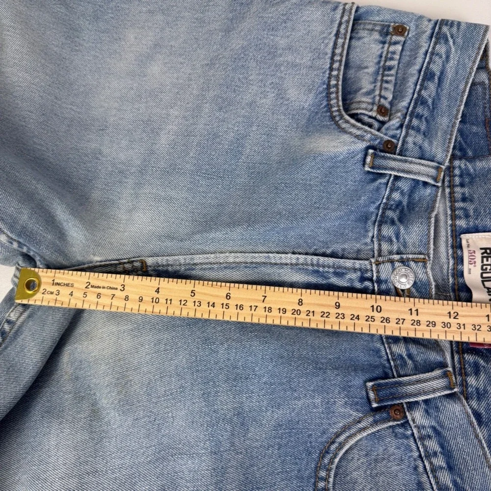 Levi's 505 Regular Fit‎ Jeans Men 35x32 (34X30) Light Wash Blue Straight Leg